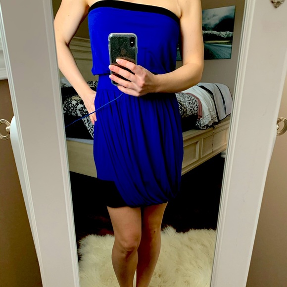 Worn once Guess dress with pockets! Stylish and practical with quality material - Picture 1 of 2